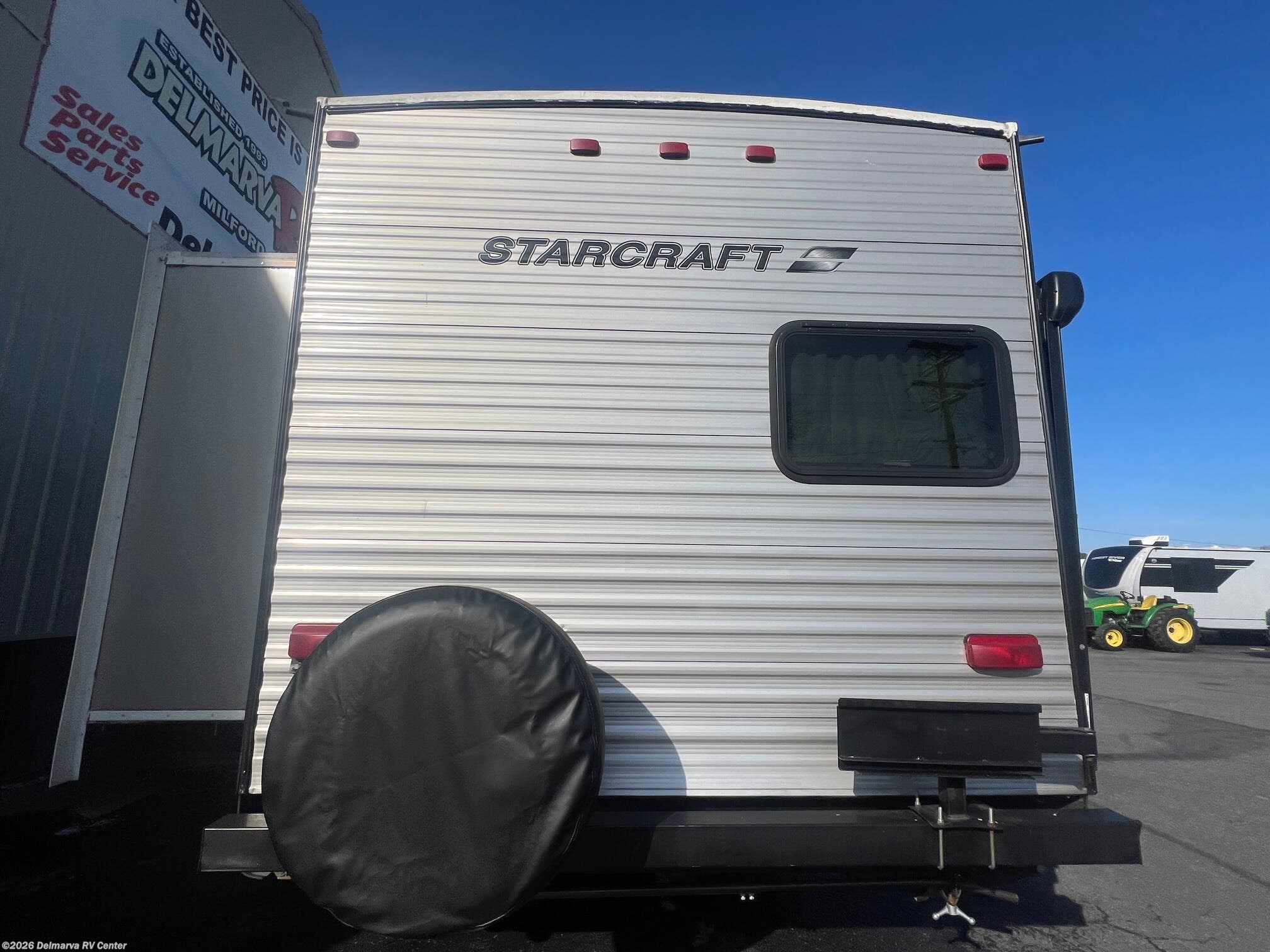 Used 2015 Starcraft Autumn Ridge 329BHU available in Milford, Delaware