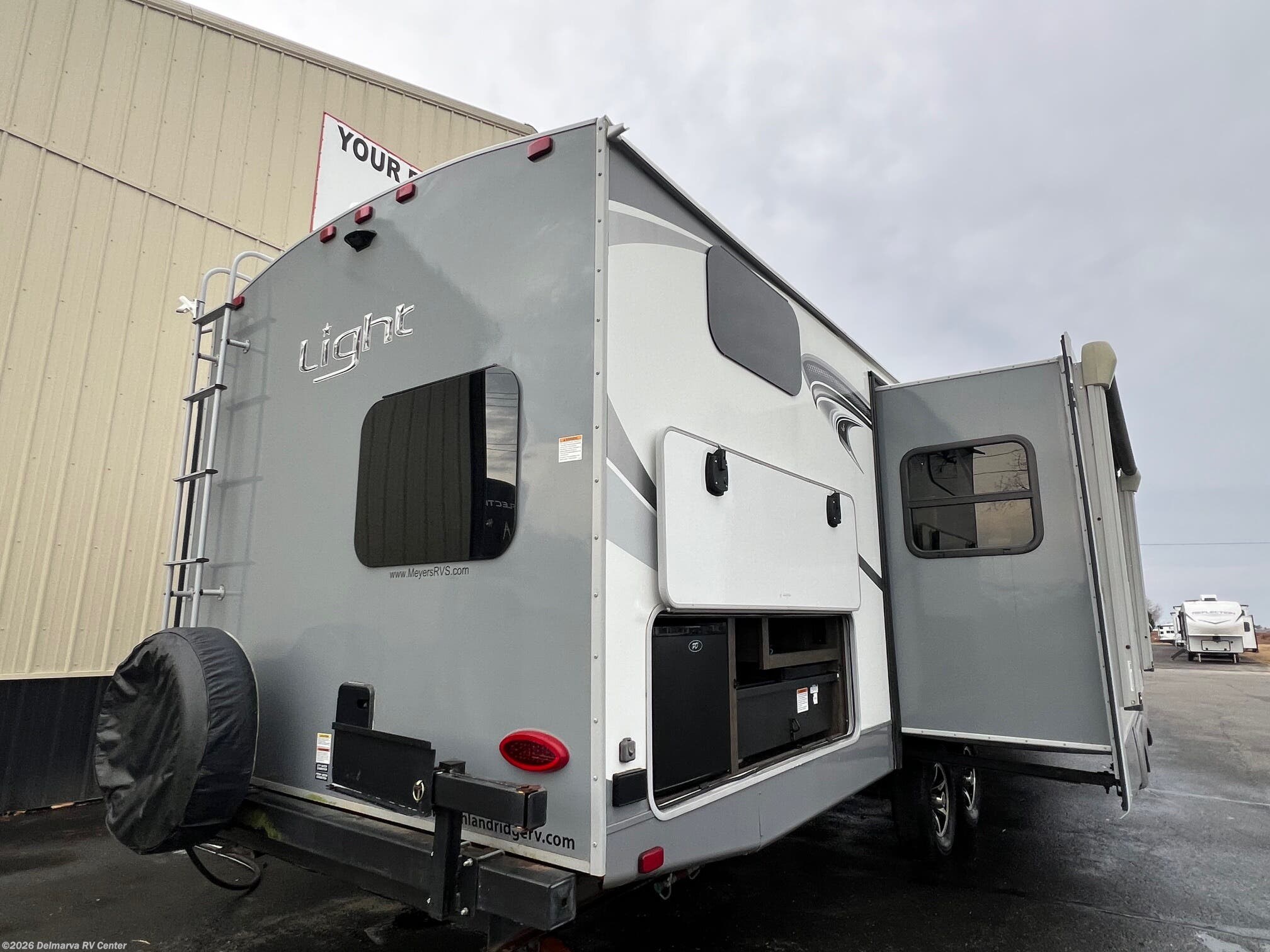 2019 Highland Ridge Light 312BHS - Used Travel Trailer For Sale by Delmarva RV Center in Milford, Delaware
