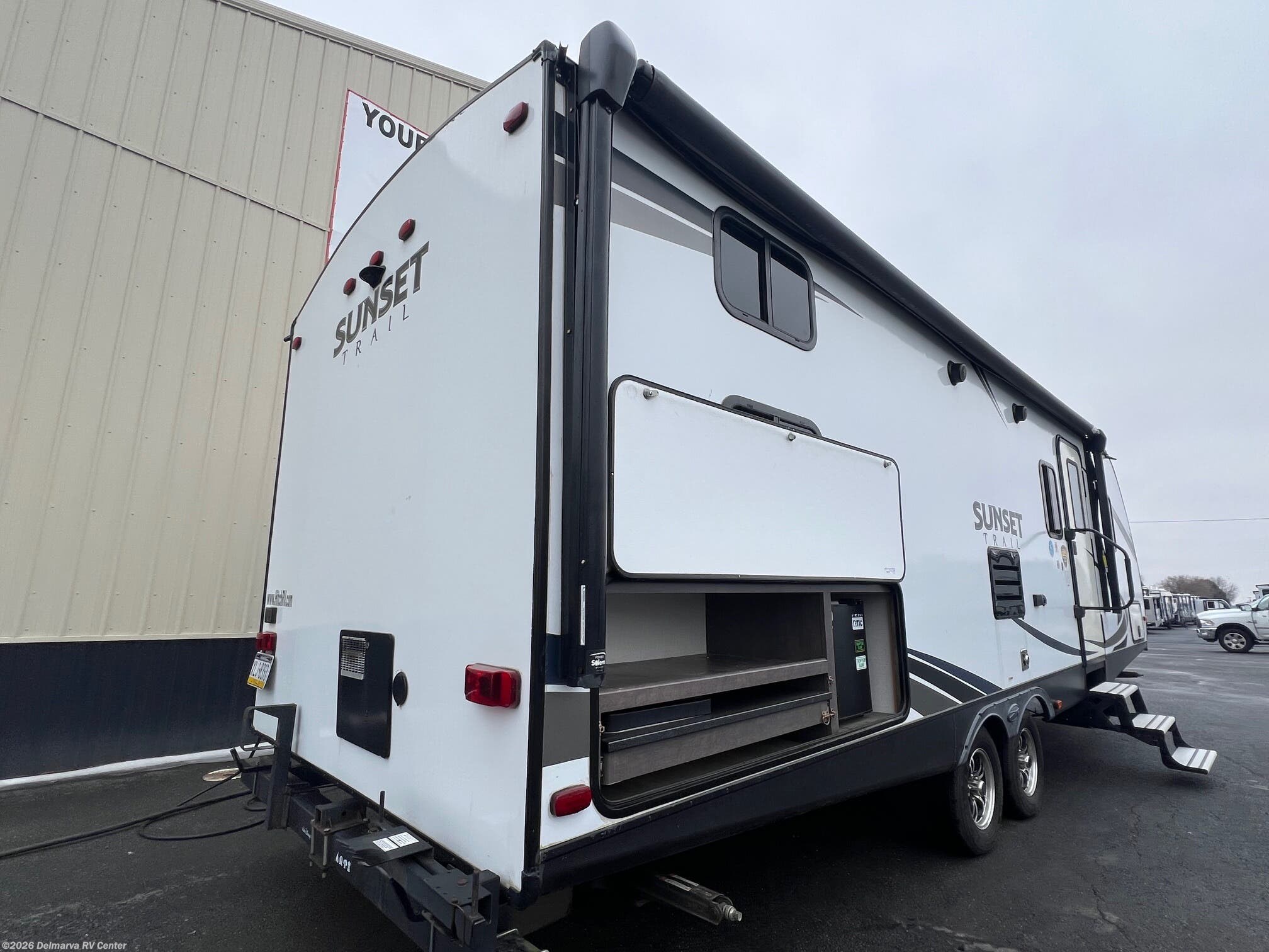 2018 CrossRoads Sunset Trail 262BH - Used Travel Trailer For Sale by Delmarva RV Center in Milford, Delaware