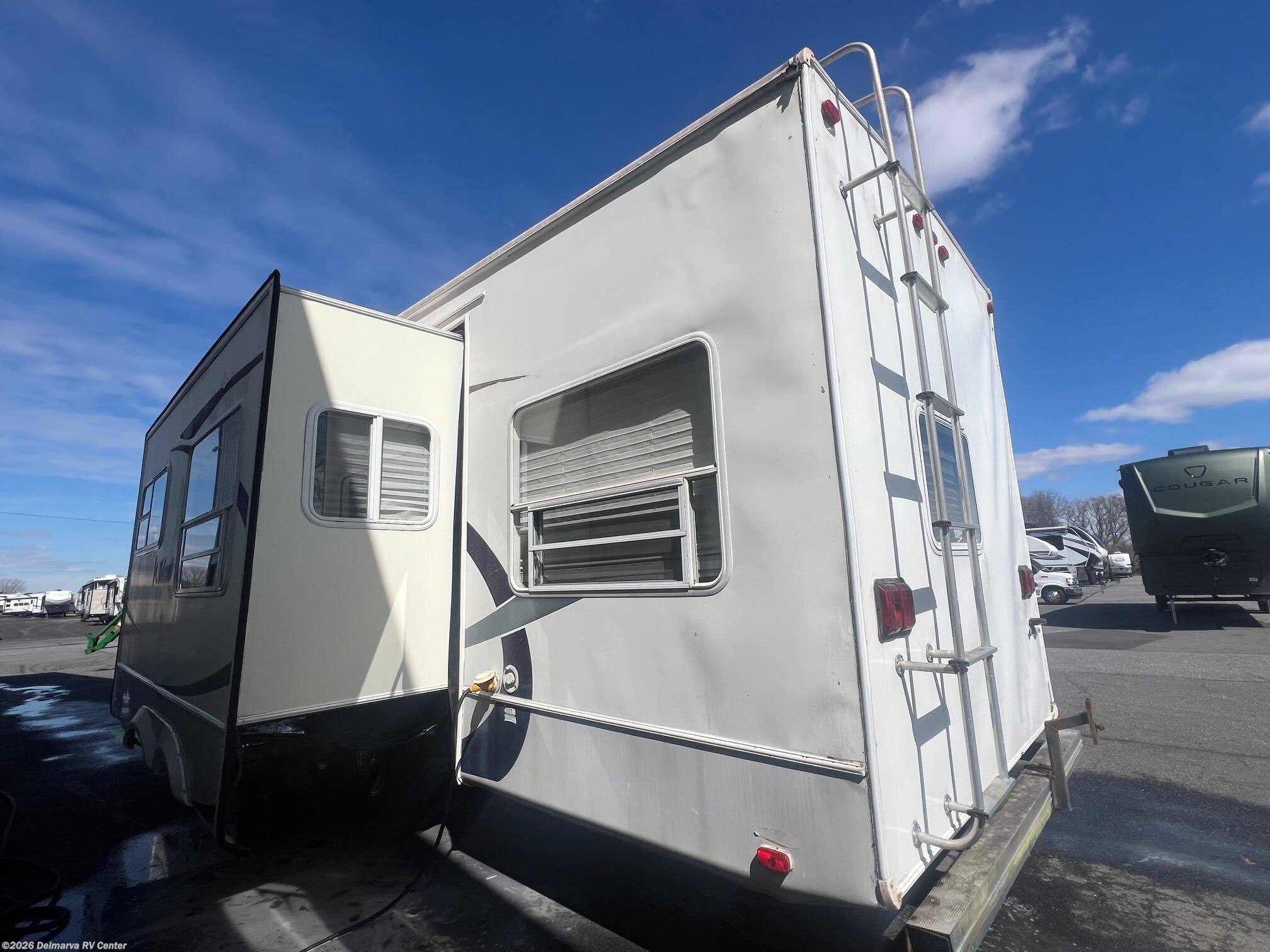 Used 2009 Forest River Wildcat 30 LOFT available in Milford, Delaware