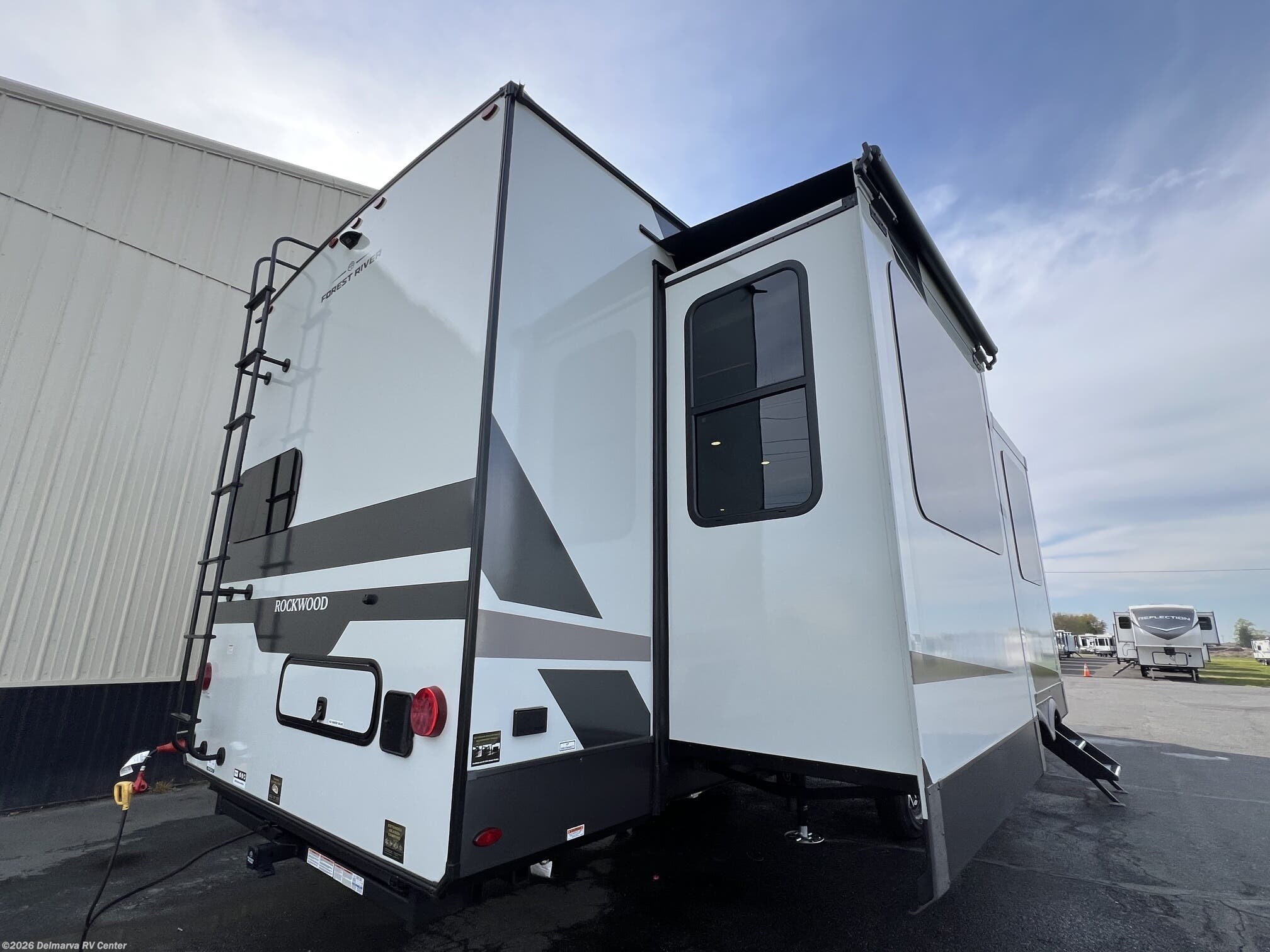2026 Rockwood Signature 404SRK by Forest River from Delmarva RV Center in Milford, Delaware