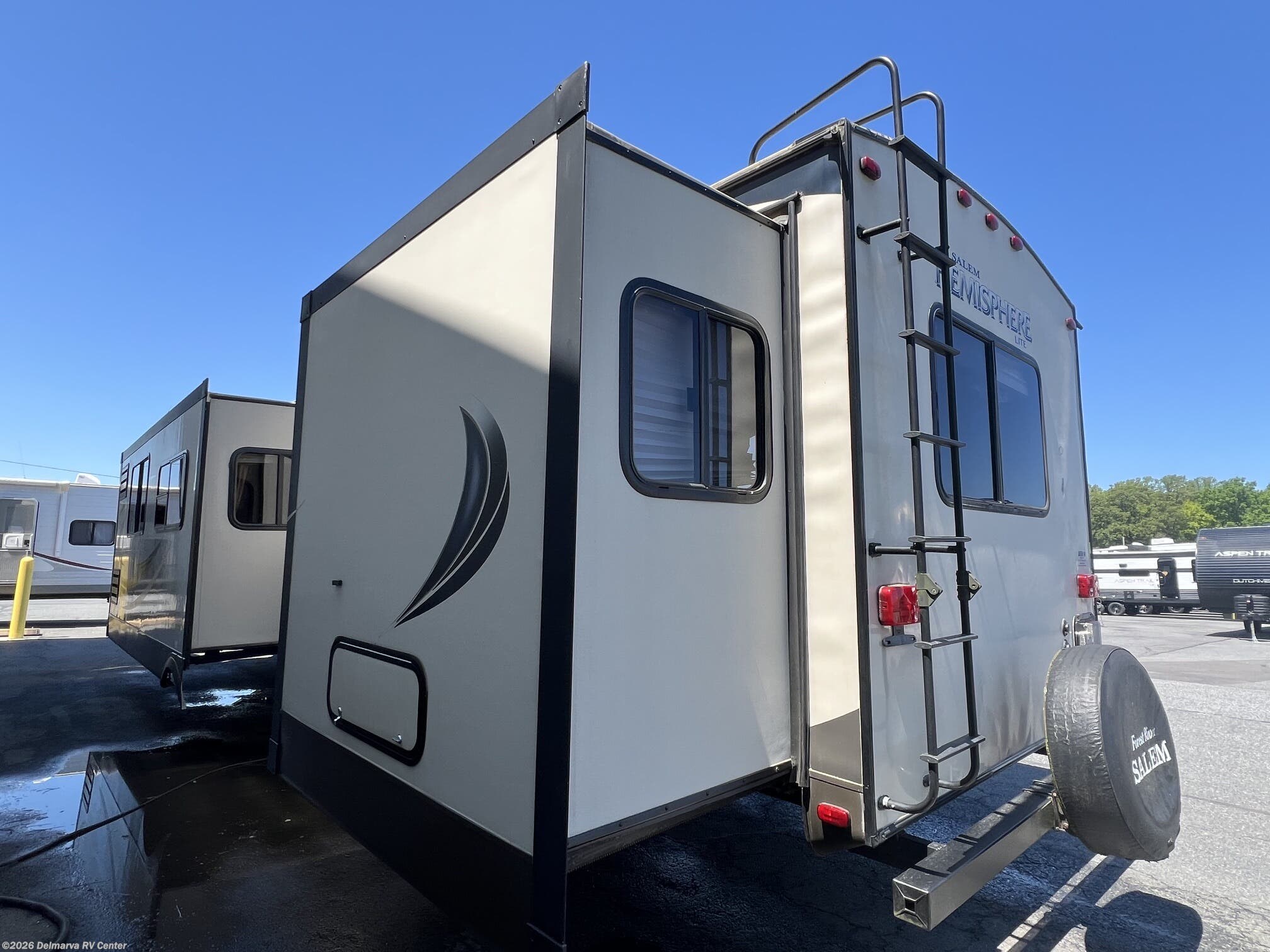 2015 Salem Hemisphere Lite 302FK by Forest River from Delmarva RV Center in Milford, Delaware