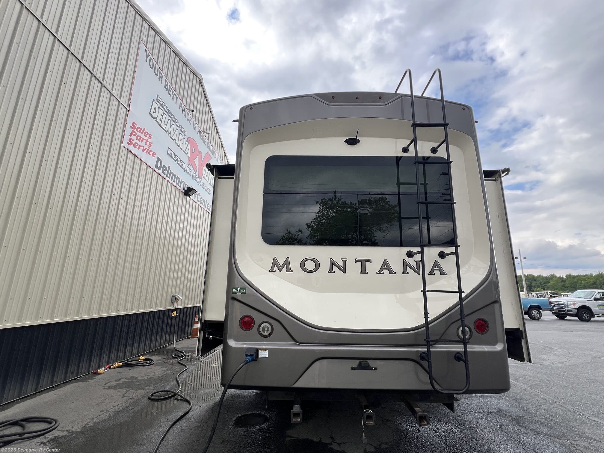 2017 Keystone Montana Legacy 3911FB - Used Fifth Wheel For Sale by Delmarva RV Center (Milford North) in Milford North, Delaware