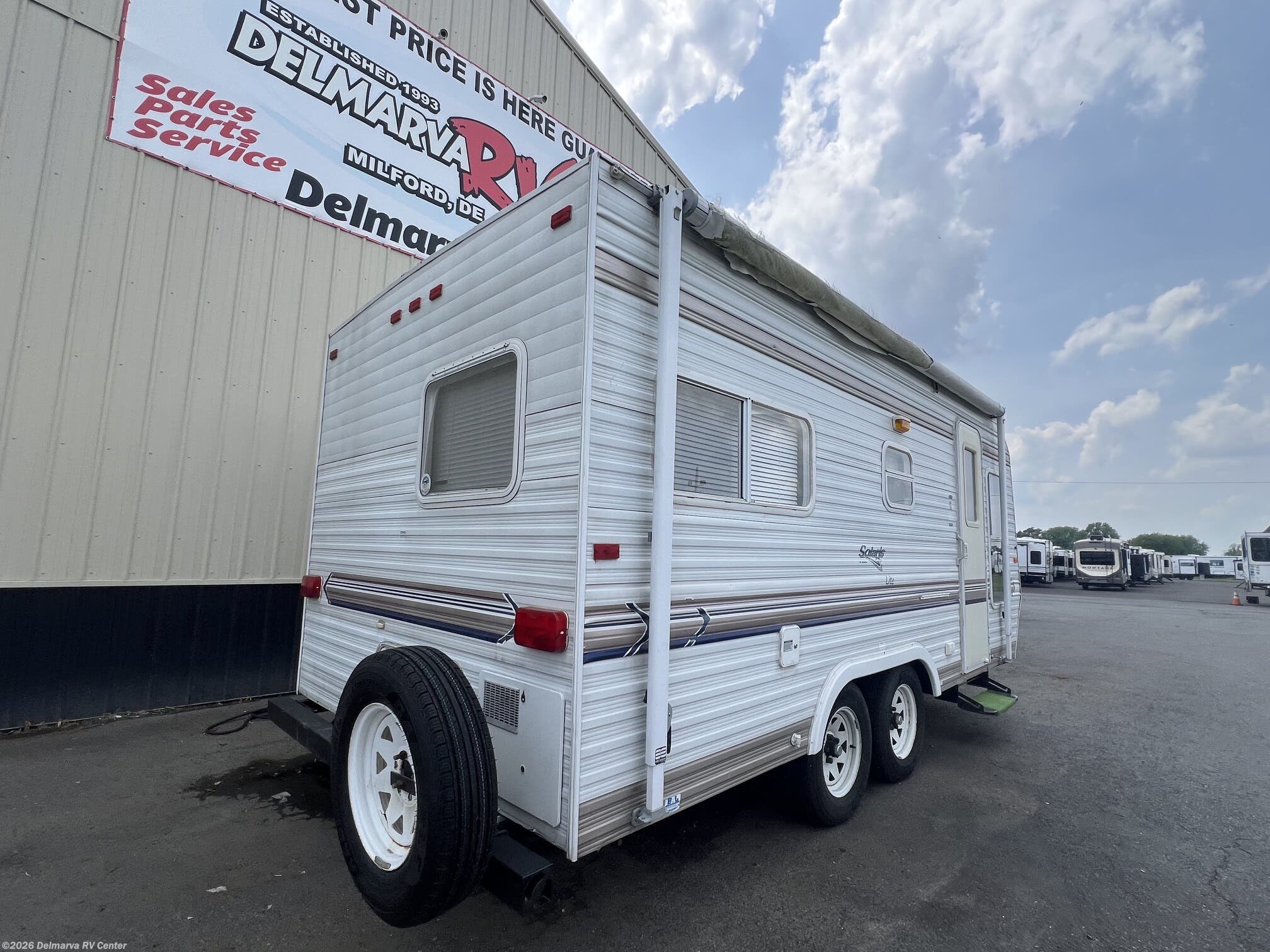 2004 Sunline Solaris 1950 - Used Travel Trailer For Sale by Delmarva RV Center in Milford, Delaware