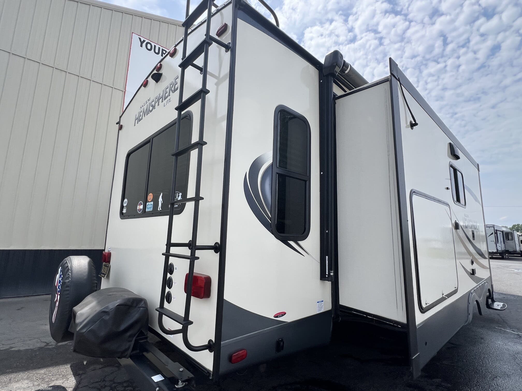 2017 Forest River Salem Hemisphere Lite 272RL - Used Travel Trailer For Sale by Delmarva RV Center in Milford, Delaware