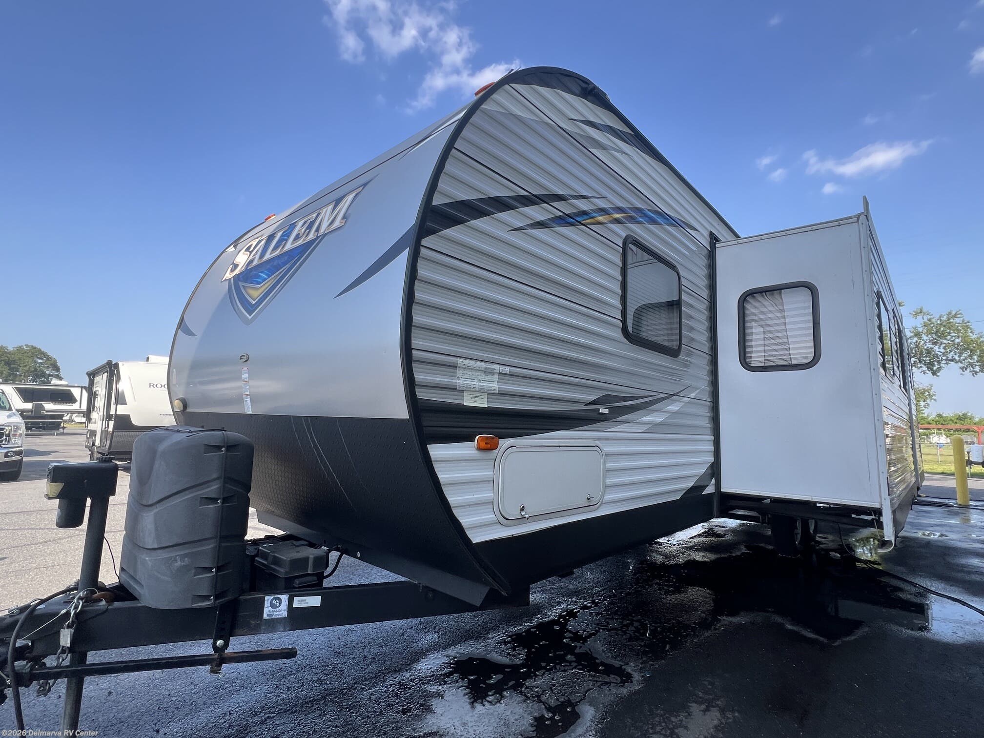 Used 2017 Forest River Salem 28CKDS available in Milford, Delaware