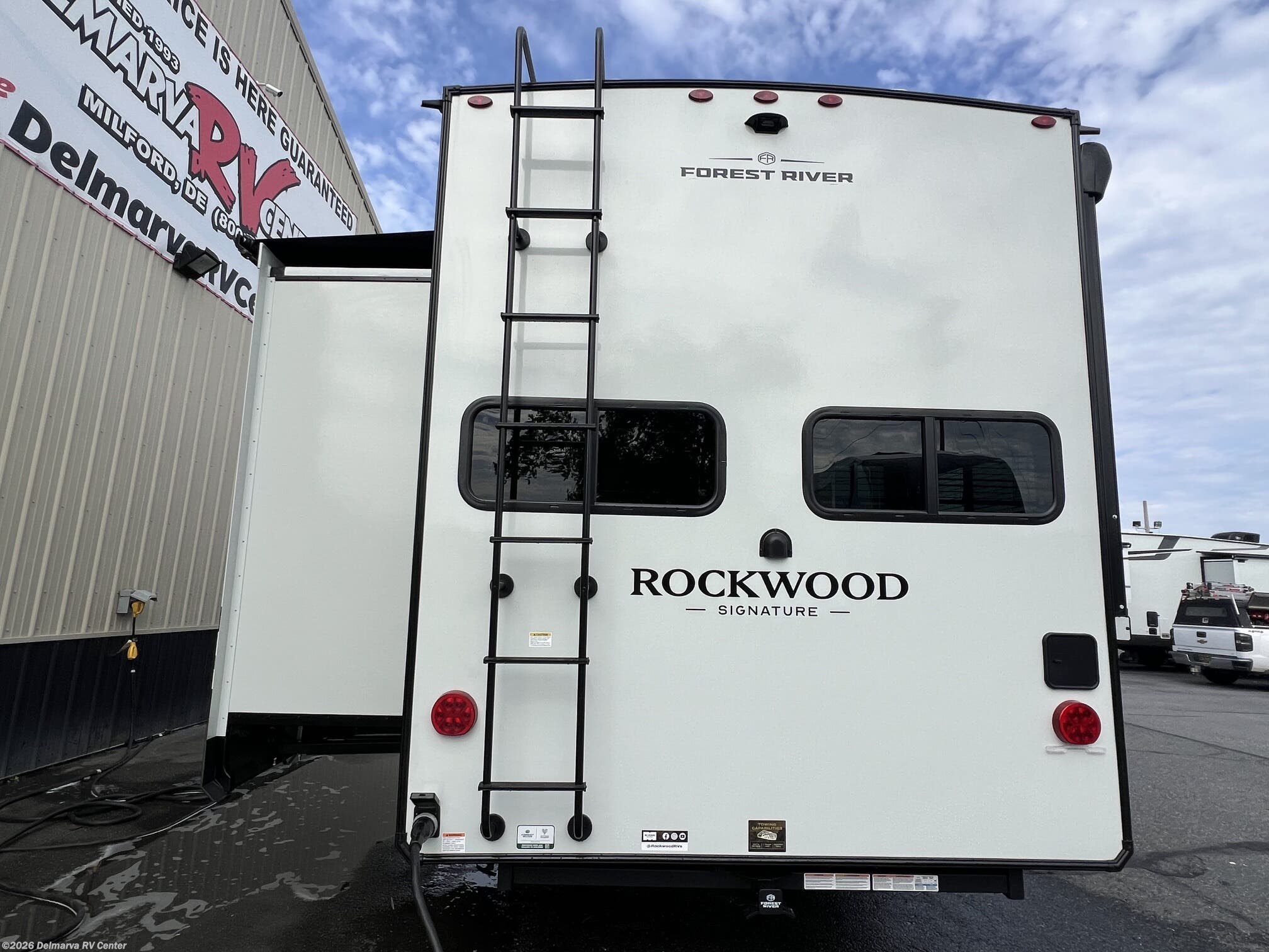 New 2027 Forest River Rockwood Signature 301SRK available in Milford, Delaware