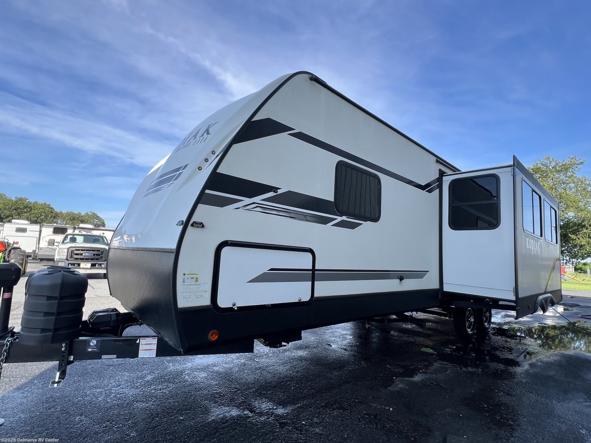 2021 Dutchmen Kodiak Ultra-Lite 296BHSL - Used Travel Trailer For Sale by Delmarva RV Center in Milford, Delaware