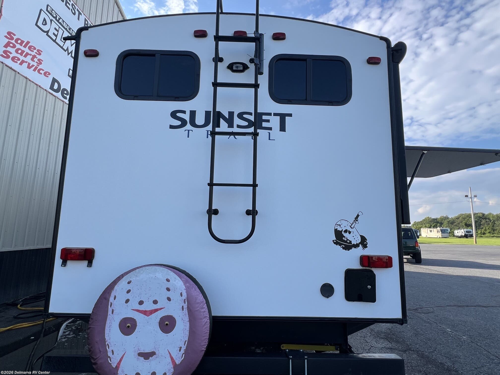 Used 2020 CrossRoads Sunset Trail Super Lite SS-332QB available in Milford North, Delaware
