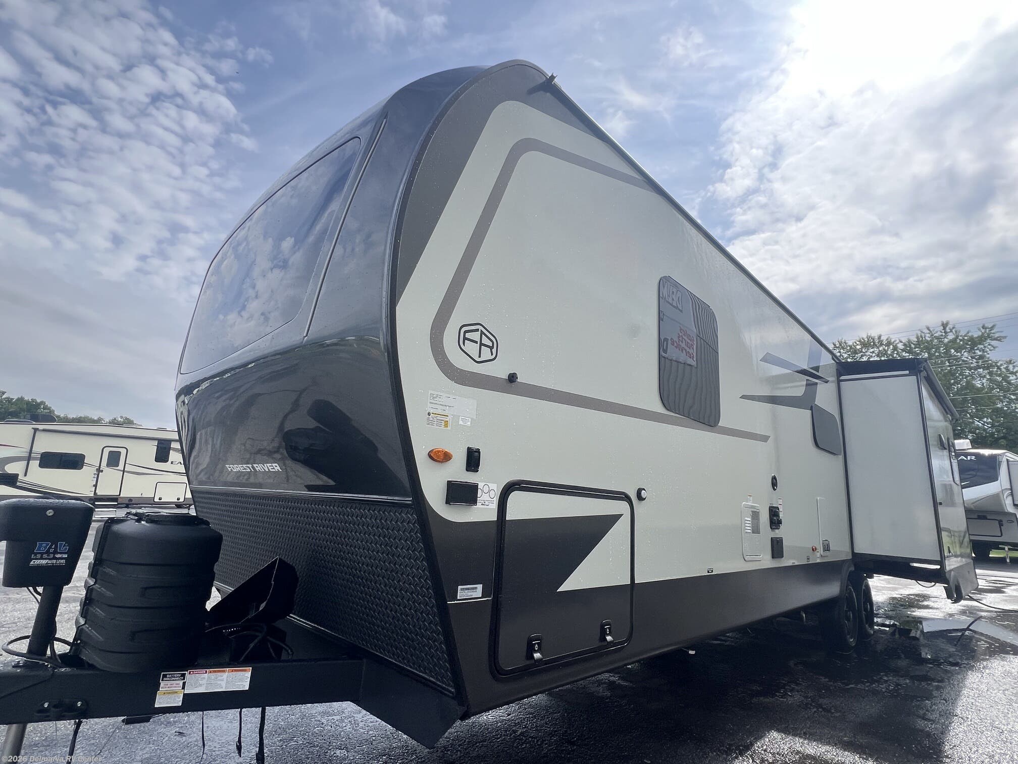New 2027 Forest River Rockwood Ultra Lite 2921RL available in Milford, Delaware
