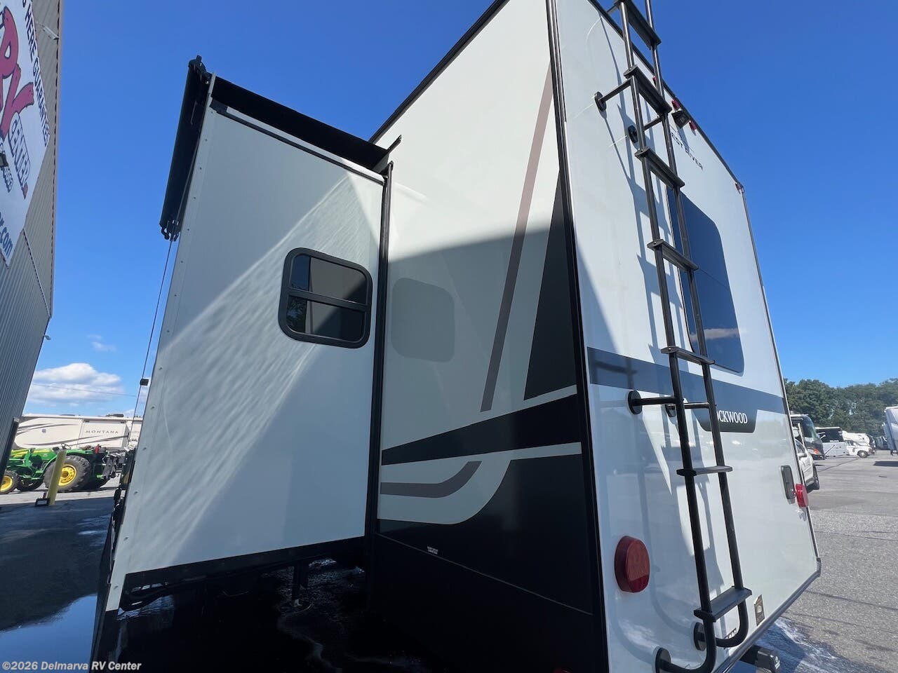 New 2027 Forest River Rockwood Signature 403SDB available in Milford, Delaware