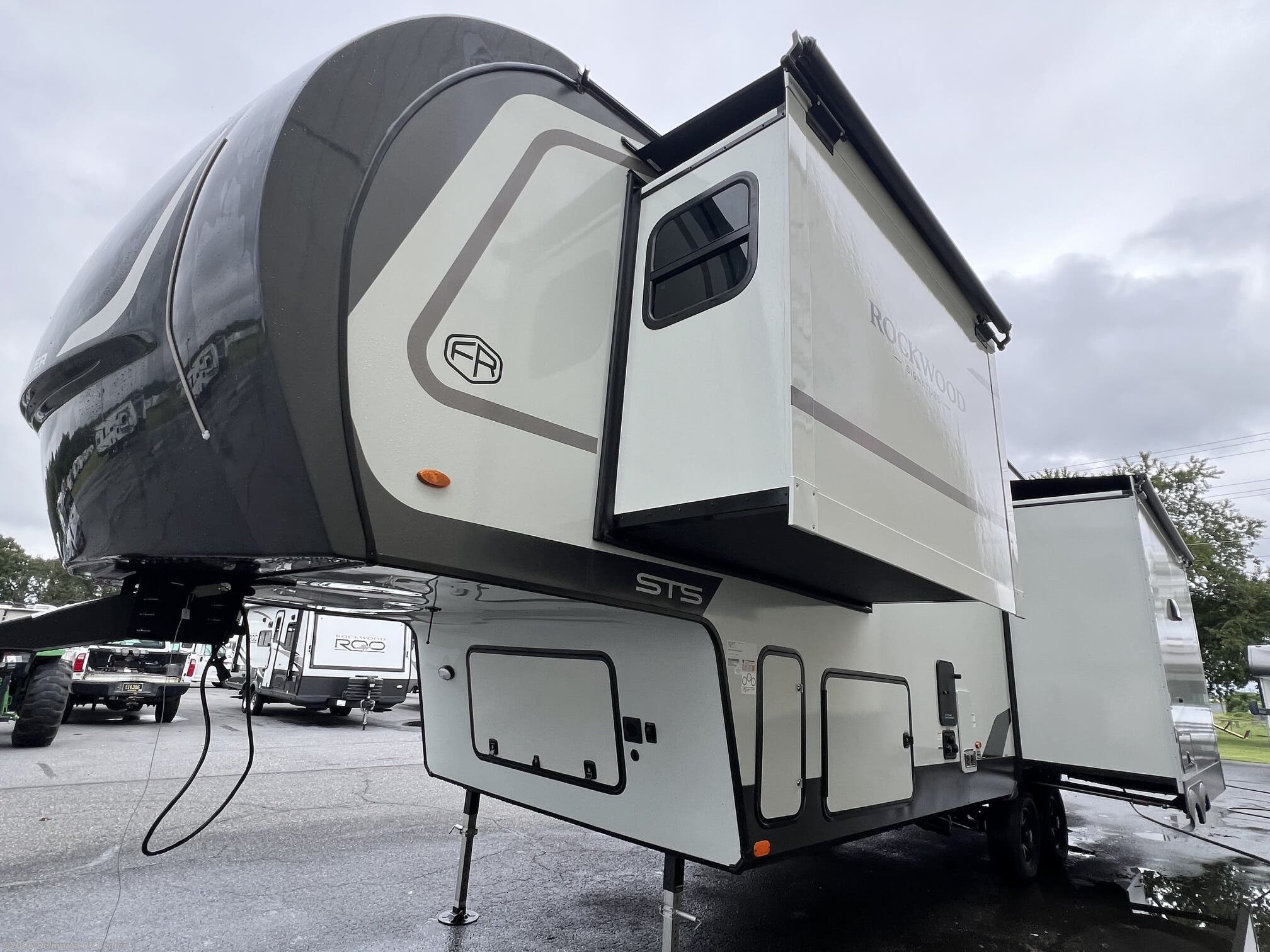 2027 Forest River Rockwood Signature 332SRL - New Fifth Wheel For Sale by Delmarva RV Center in Milford, Delaware