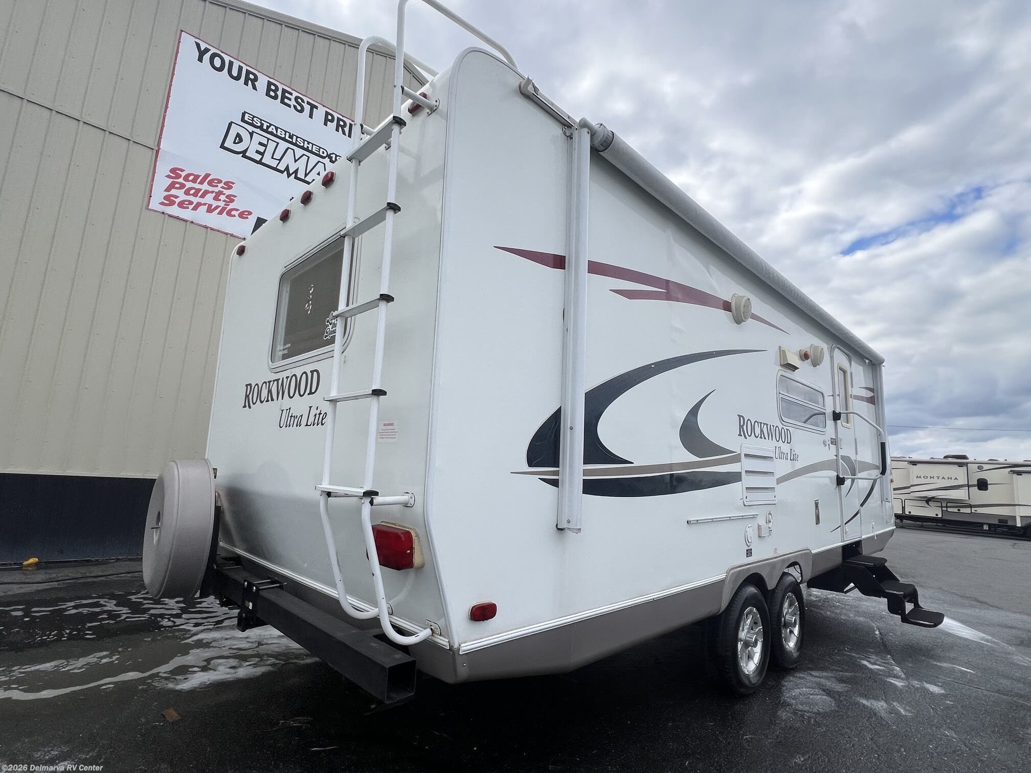 2009 Forest River Rockwood Ultra Lite 2501S - Used Travel Trailer For Sale by Delmarva RV Center in Milford, Delaware