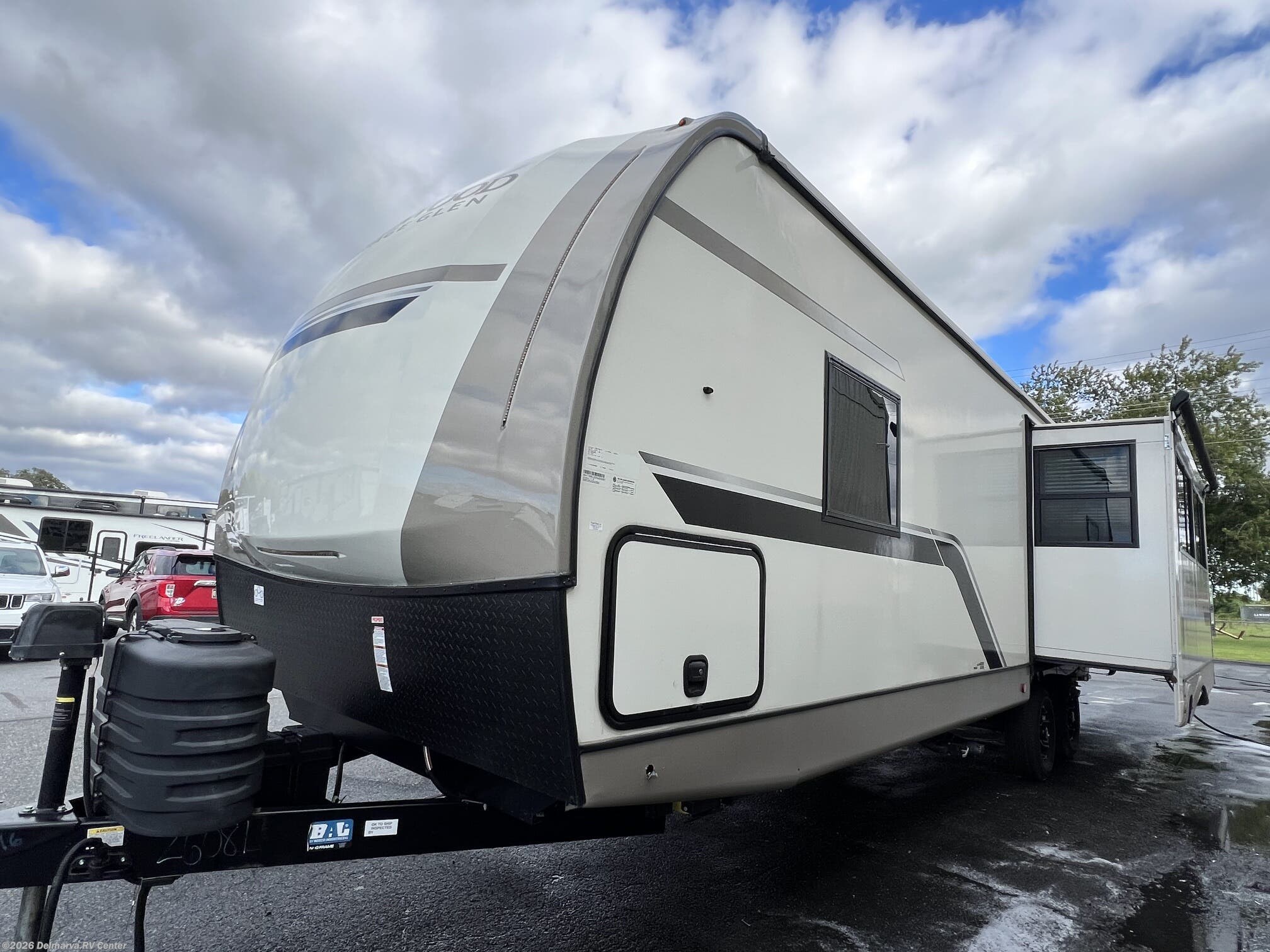 Used 2024 Forest River Wildwood Heritage Glen Hyper-Lyte 27RKHL available in Milford, Delaware
