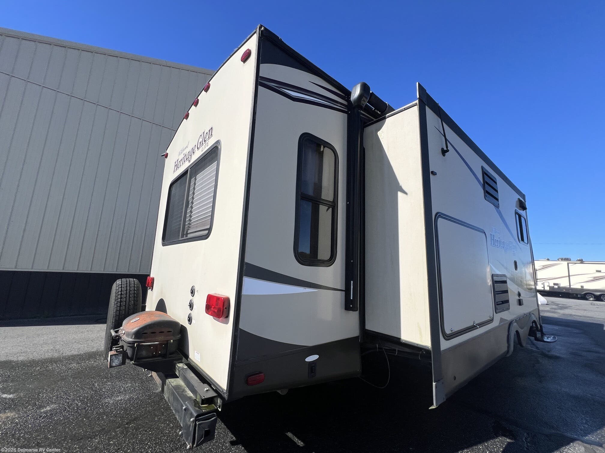 Used 2015 Forest River Wildwood Heritage Glen Lite 272RLIS available in Milford, Delaware