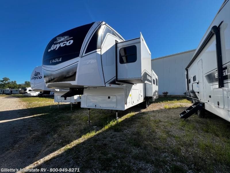 New 2026 Jayco Eagle 335LSTS available in Haslett, Michigan