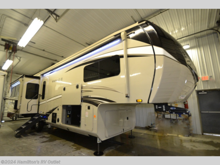 New 2022 Jayco Pinnacle 36SSWS available in Saginaw, Michigan