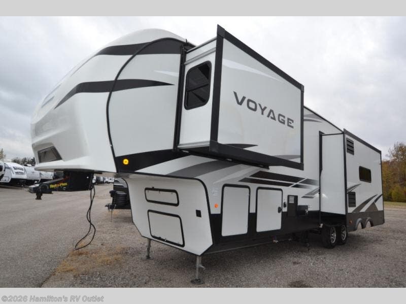2021 Voyage 3134RL by Winnebago from Hamilton's RV Outlet in Saginaw, Michigan