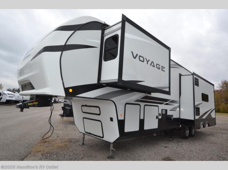 2021 Voyage 3134RL by Winnebago from Hamilton's RV Outlet in Saginaw, Michigan