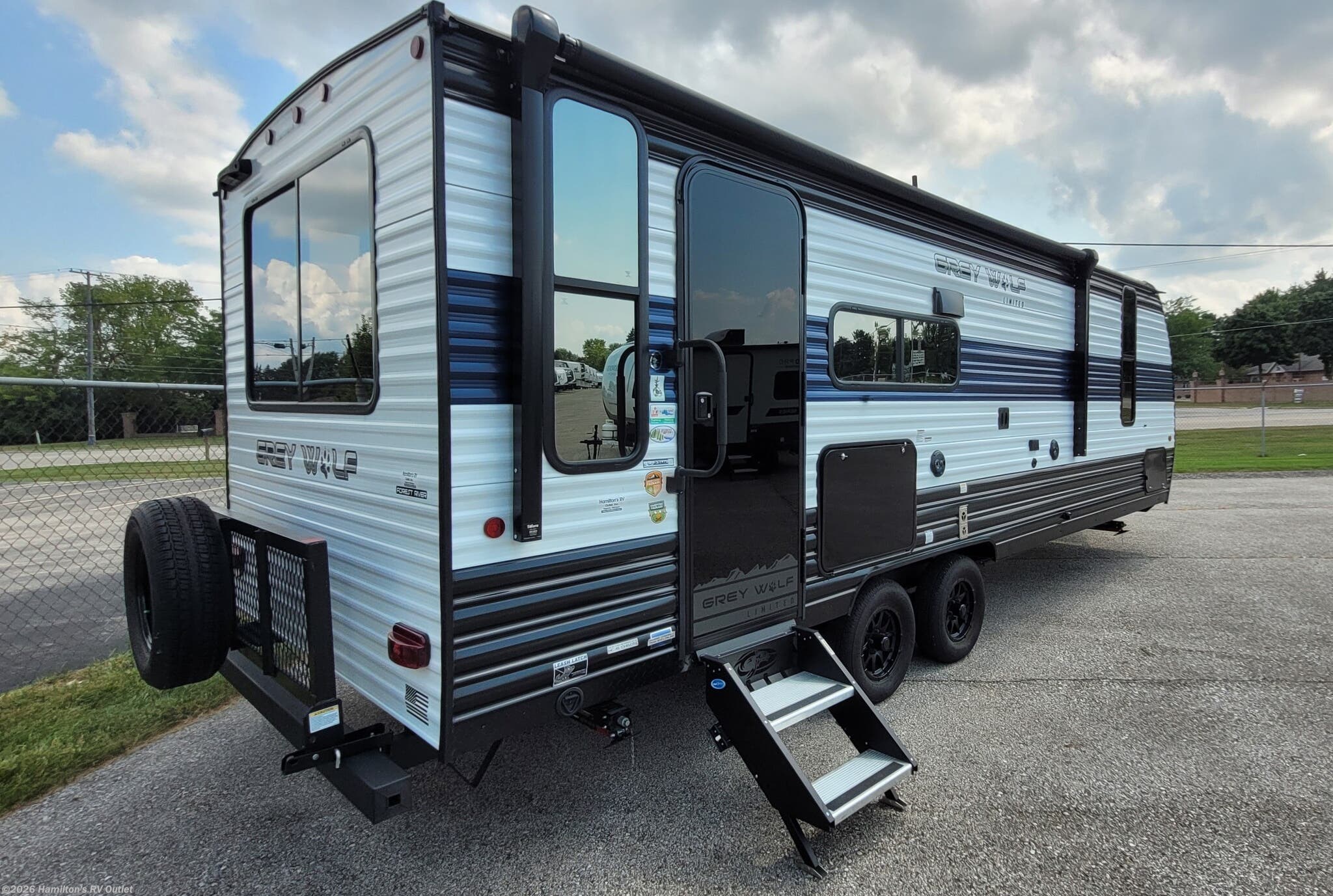 2024 Cherokee Grey Wolf 23MK by Forest River from Hamilton's RV Outlet in Saginaw, Michigan