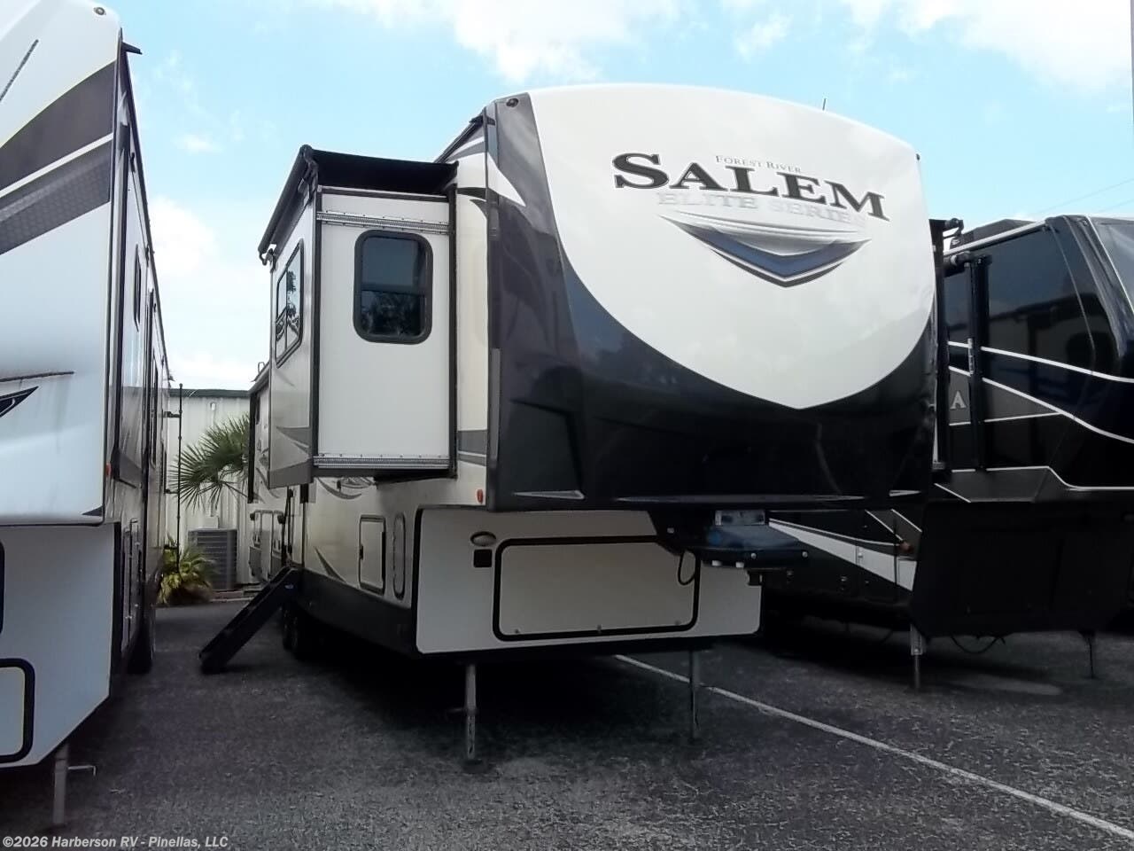 2020 Forest River Salem Hemisphere Elite 36FL - Used Fifth Wheel For Sale by Harberson RV - Pinellas, LLC in Clearwater, Florida
