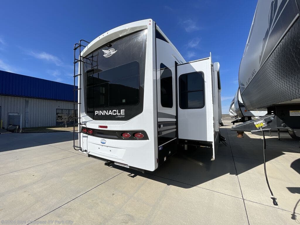 2024 Jayco Pinnacle 36FBTS RV for Sale in Park City, KS 67147 T81144