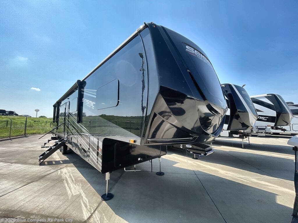 2025 Seismic Luxury Series 4113 by Jayco from Blue Compass RV Park City in Park City, Kansas