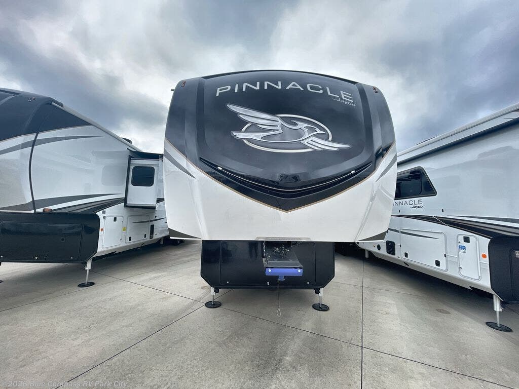 New 2025 Jayco Pinnacle 38FBRK available in Park City, Kansas