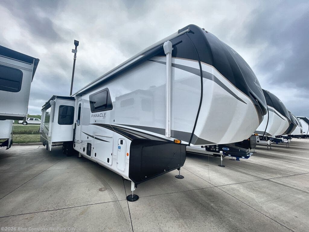 2025 Pinnacle 38FBRK by Jayco from Blue Compass RV Park City in Park City, Kansas