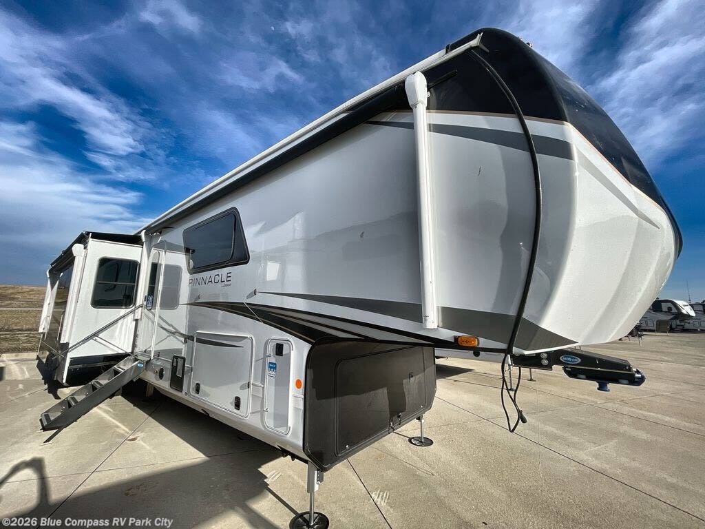 2025 Pinnacle 38FBRK by Jayco from Blue Compass RV Park City in Park City, Kansas