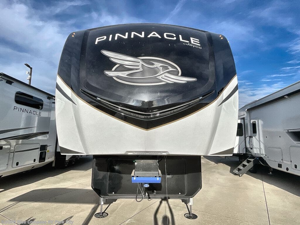New 2025 Jayco Pinnacle 38FBRK available in Park City, Kansas