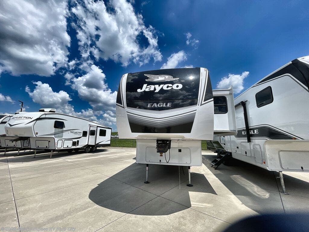 New 2025 Jayco Eagle 321RSTS available in Park City, Kansas