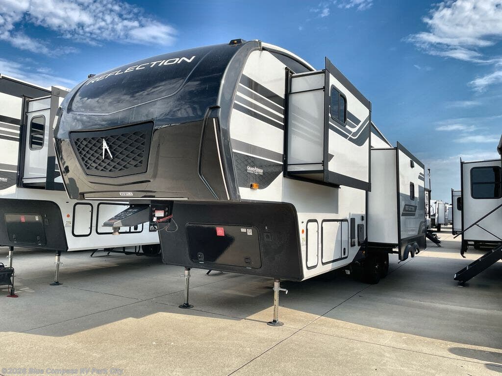 2026 Reflection 303RLS by Grand Design from Blue Compass RV Park City in Park City, Kansas