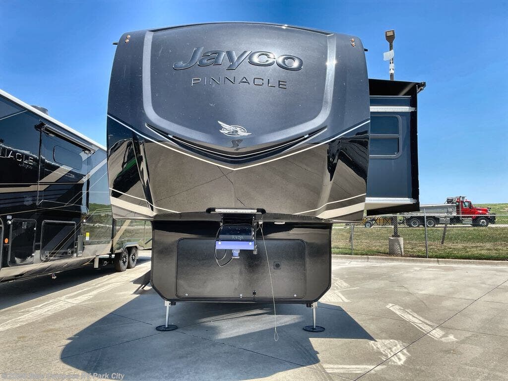 New 2026 Jayco Pinnacle 32RLTS available in Park City, Kansas