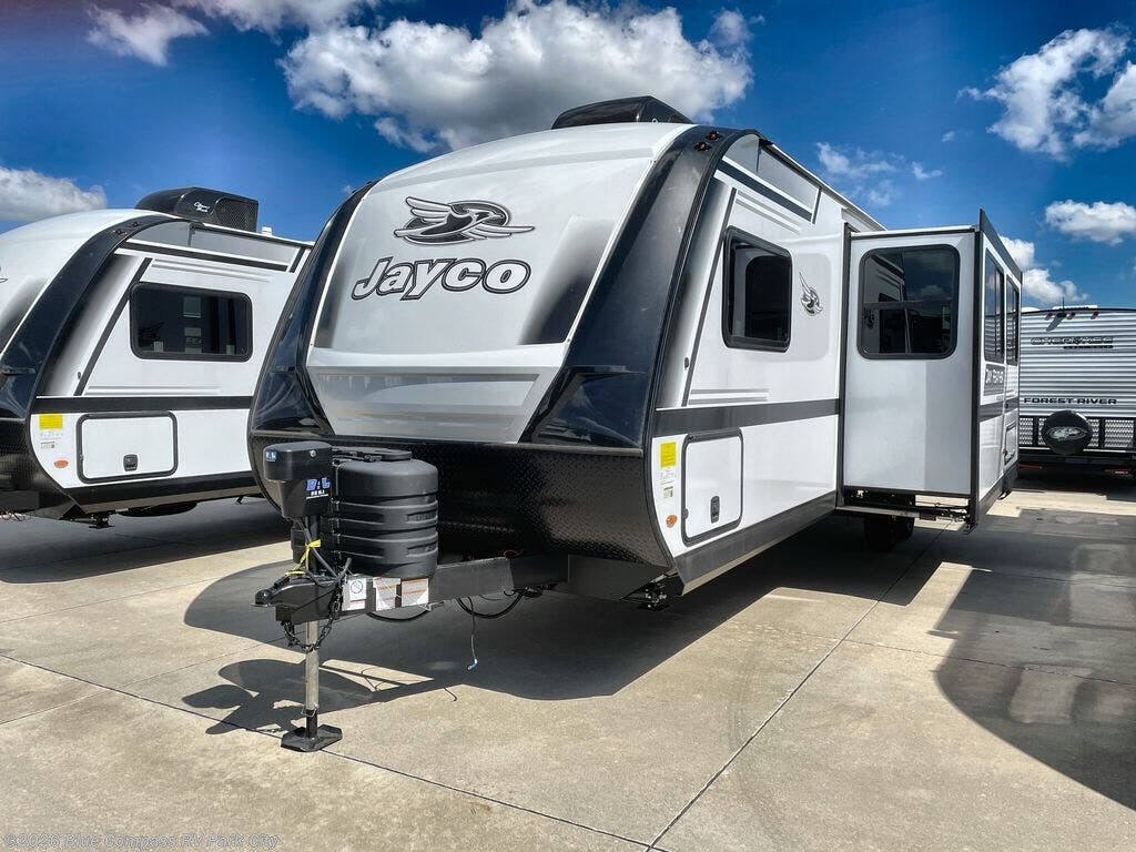 2027 Jayco Jay Feather 29BHB - New Travel Trailer For Sale by Blue Compass RV Park City in Park City, Kansas