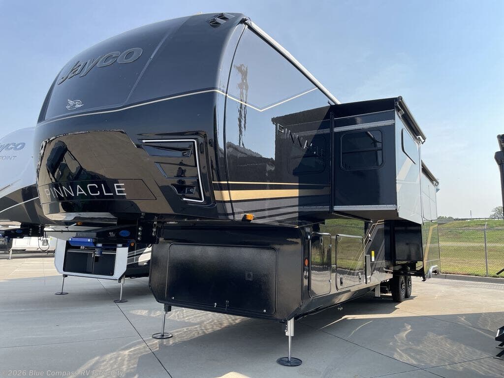2027 Pinnacle 38FBRK by Jayco from Blue Compass RV Park City in Park City, Kansas