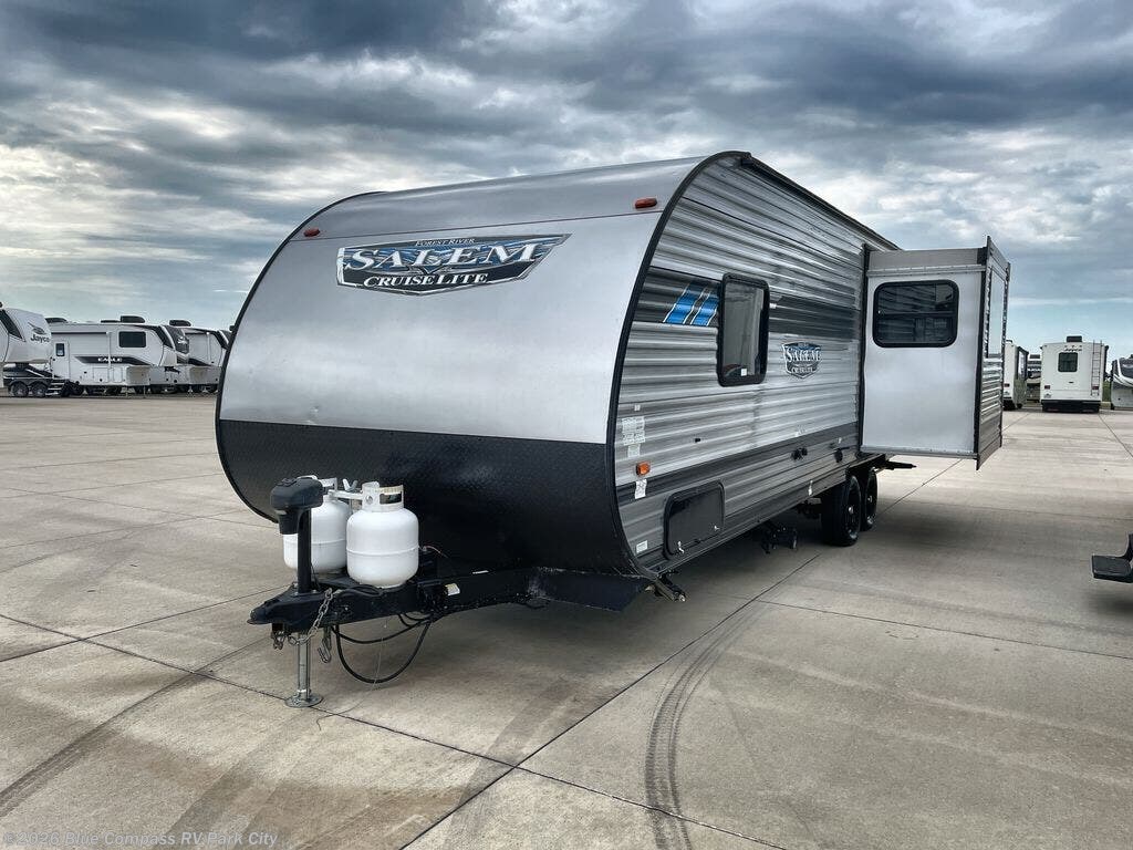 2022 Forest River CRUISE LIE 241RLXL - Used Travel Trailer For Sale by Blue Compass RV Park City in Park City, Kansas