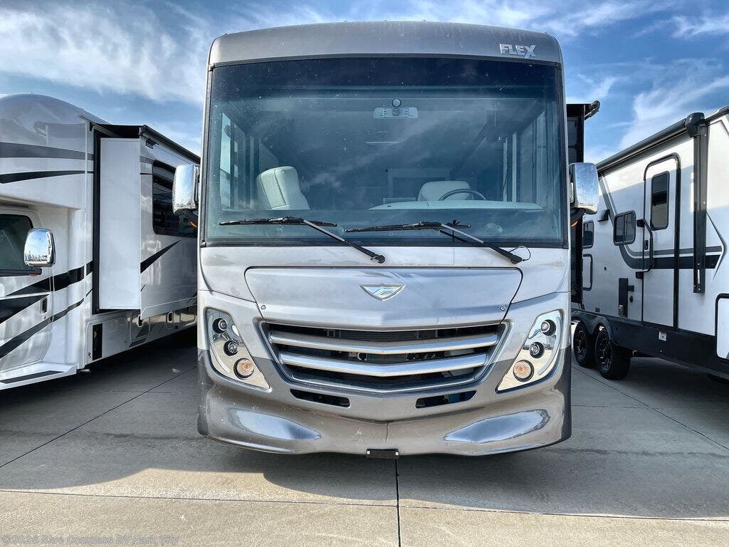 Used 2024 Fleetwood Flex 35R available in Park City, Kansas