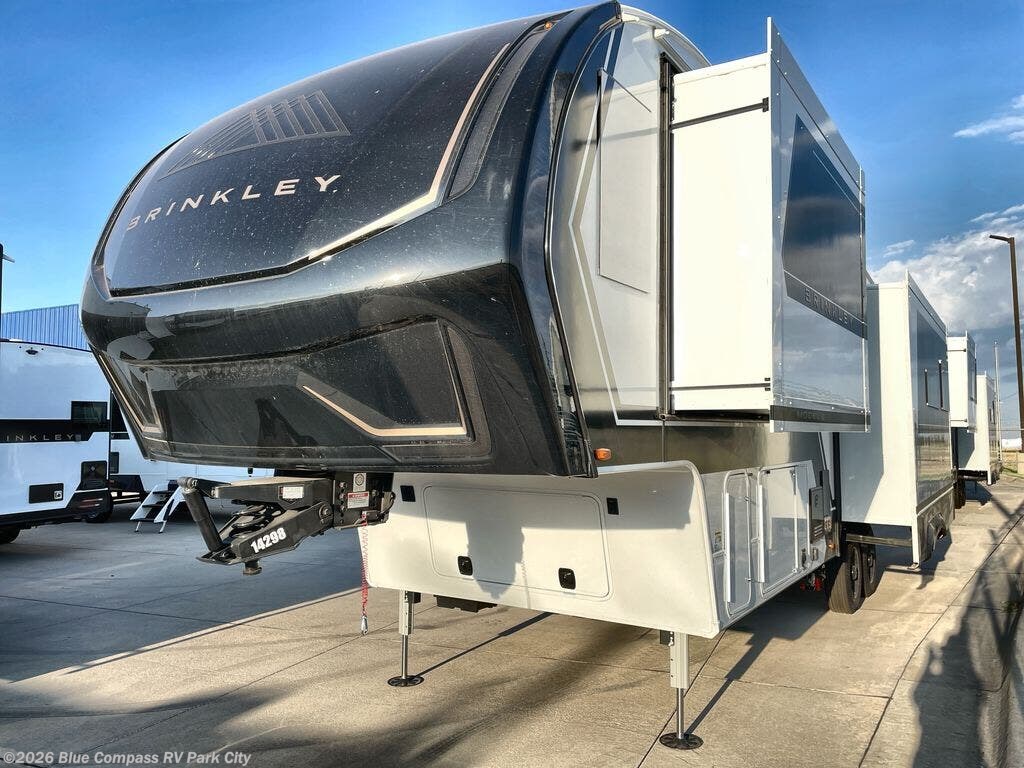 2027 Model Z 2900 by Brinkley RV from Blue Compass RV Park City in Park City, Kansas