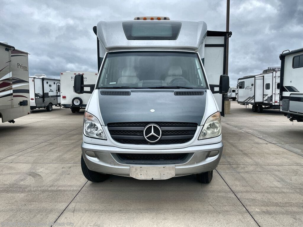 2013 Access 24G by Winnebago from Blue Compass RV Park City in Park City, Kansas