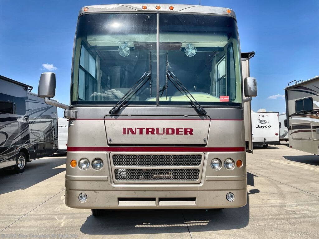 2006 Intruder 378F by Damon from Blue Compass RV Park City in Park City, Kansas