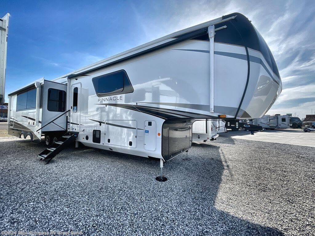 2024 Jayco Pinnacle 38FBRK RV for Sale in Great Bend, KS 67530 T79157