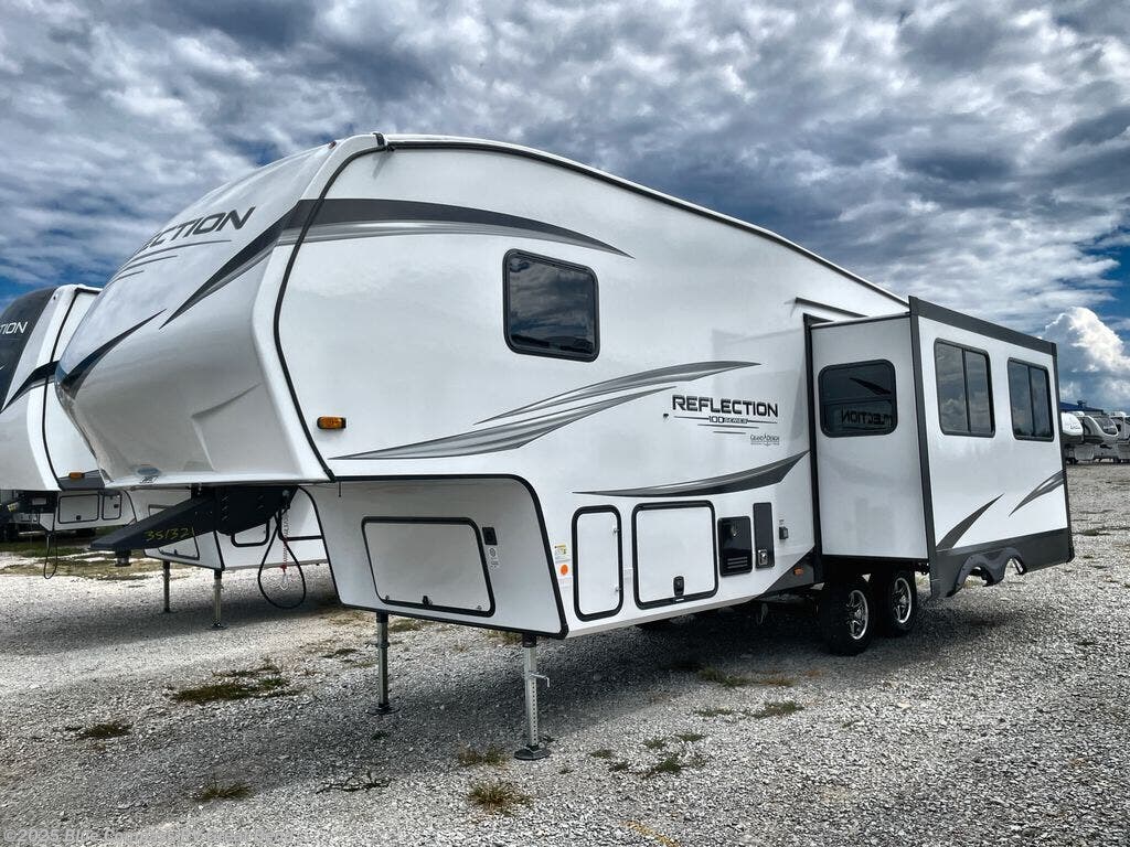 2025 Grand Design Reflection 100 Series 28RL RV for Sale in Great Bend, KS 67530 T94327