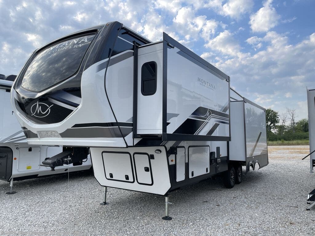 2025 Keystone Montana High Country 295RL RV for Sale in Great Bend, KS