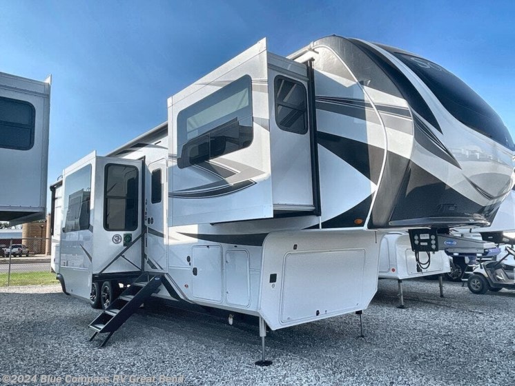 New 2025 Grand Design Solitude 380FL available in Great Bend, Kansas