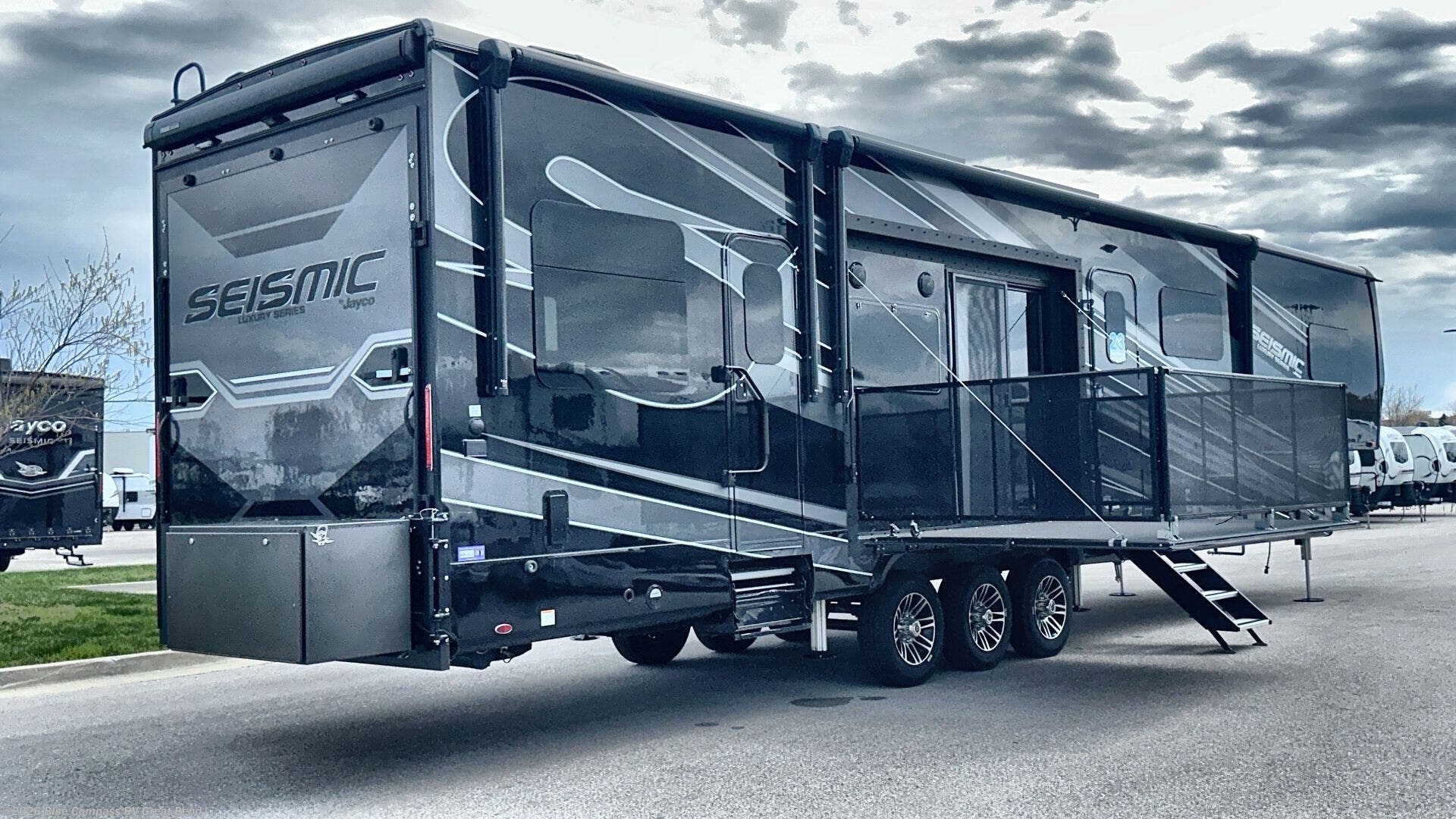 2025 Jayco Seismic Luxury Series 4113 RV for Sale in Great Bend, KS ...