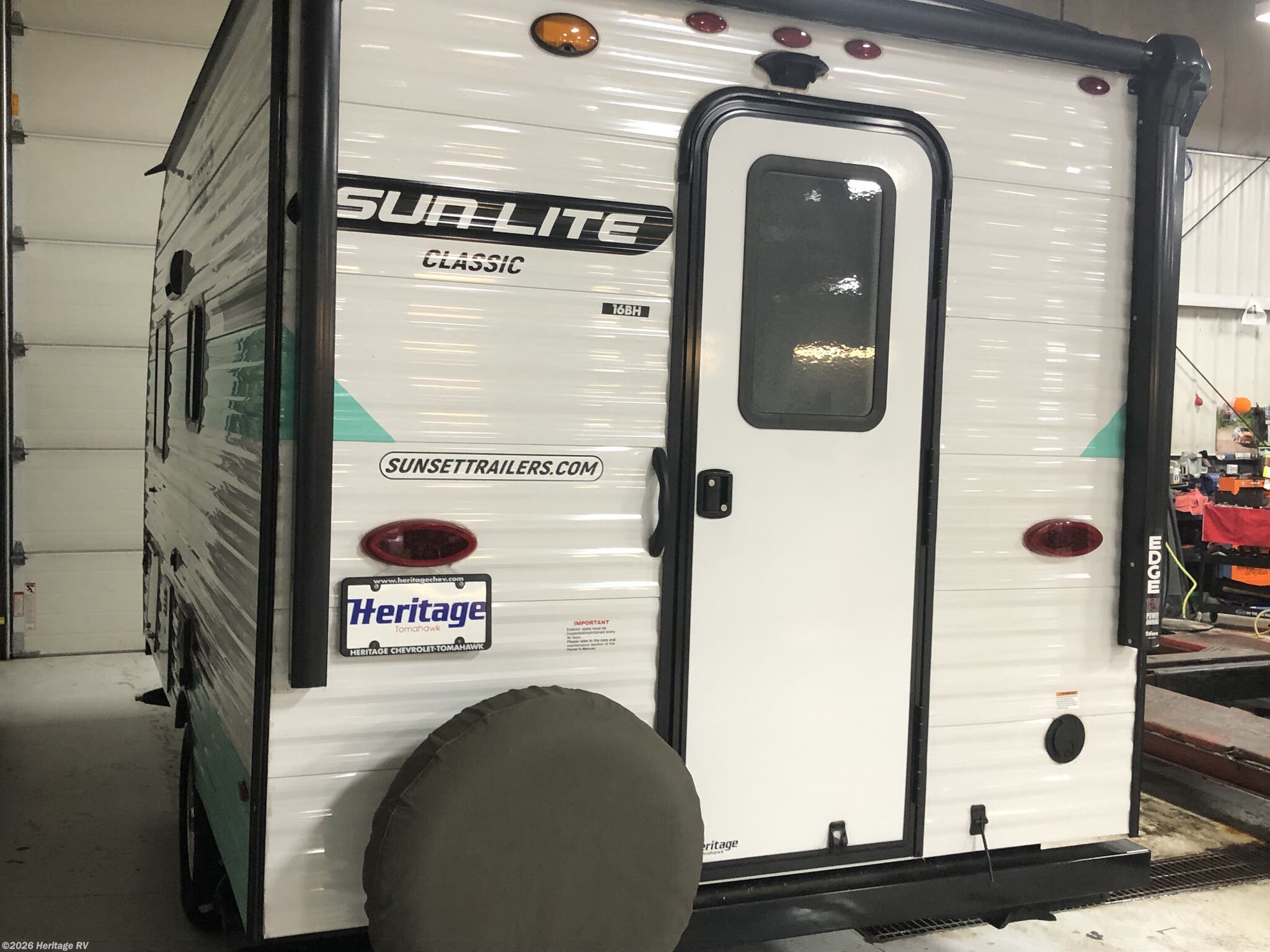 2022 Sun Lite M-16BH by Sunset Park RV from Heritage RV in Tomahawk, Wisconsin