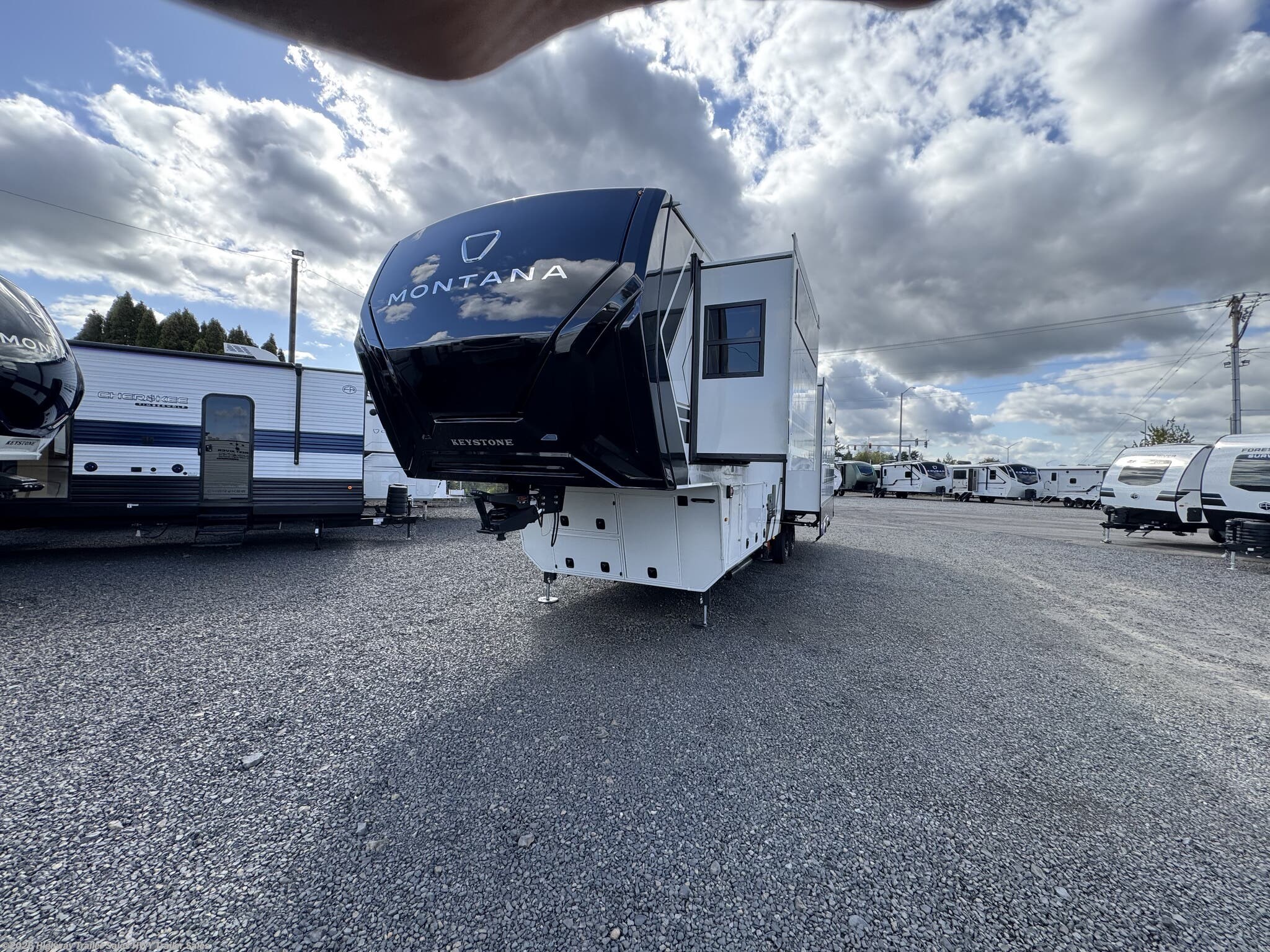 New 2026 Keystone Montana 3100RL available in Salem, Oregon