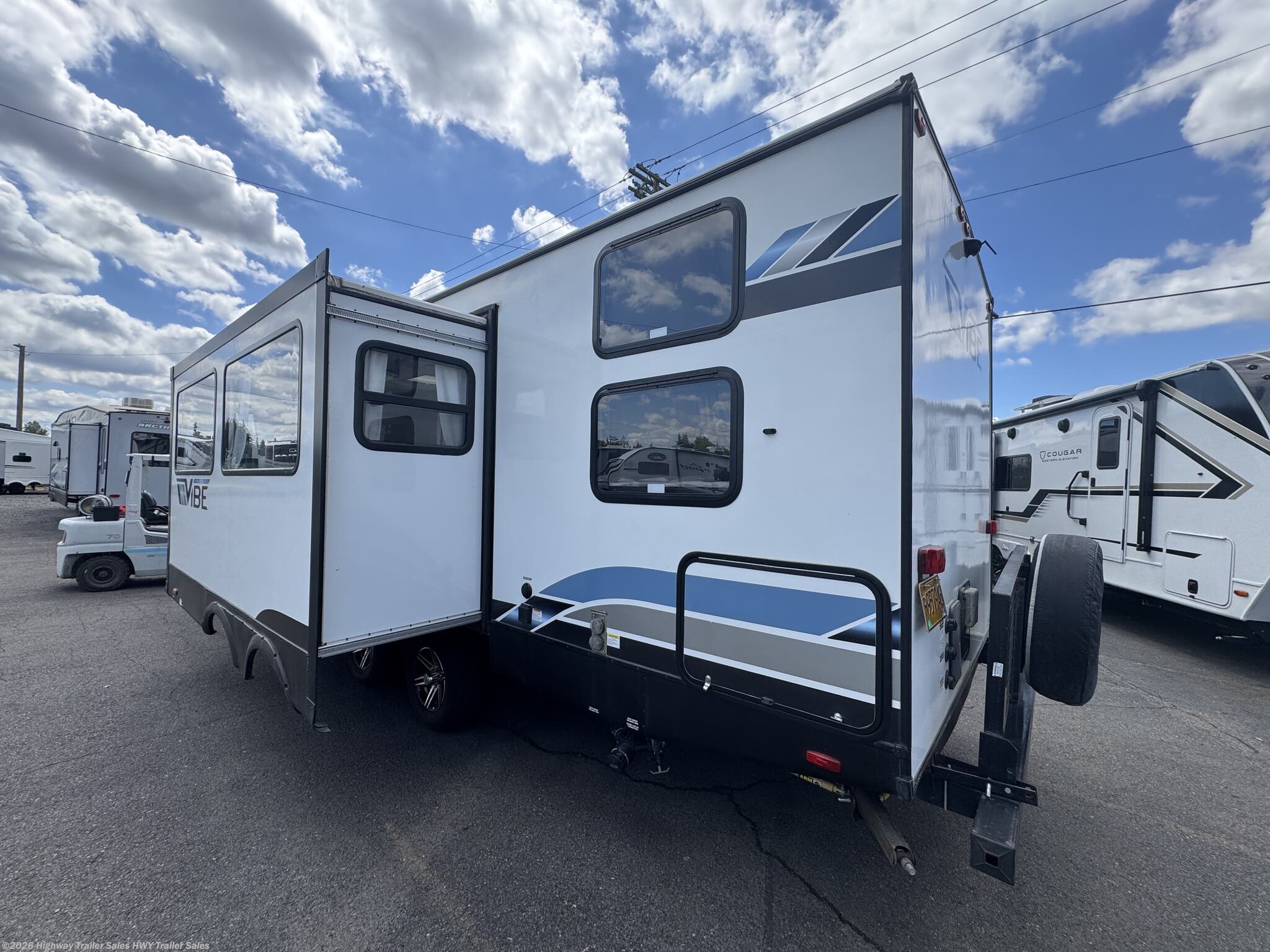 Used 2022 Forest River Vibe 26BH available in Salem, Oregon