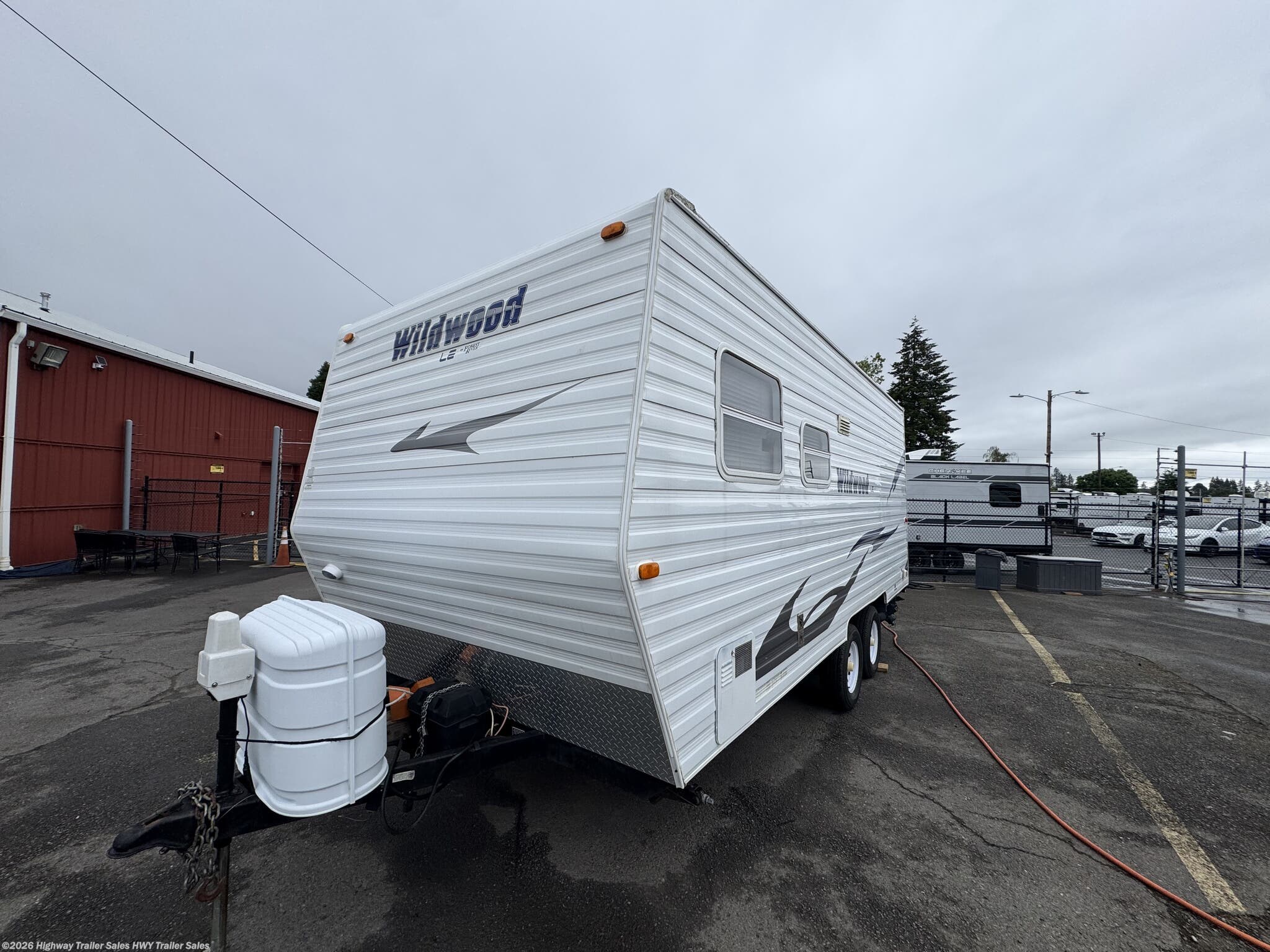 2009 Forest River Wildwood 19BH - Used Travel Trailer For Sale by Highway Trailer Sales in Salem, Oregon features Air Conditioning, Non-Smoking Unit, Shower, 30 Amp Service, Refrigerator